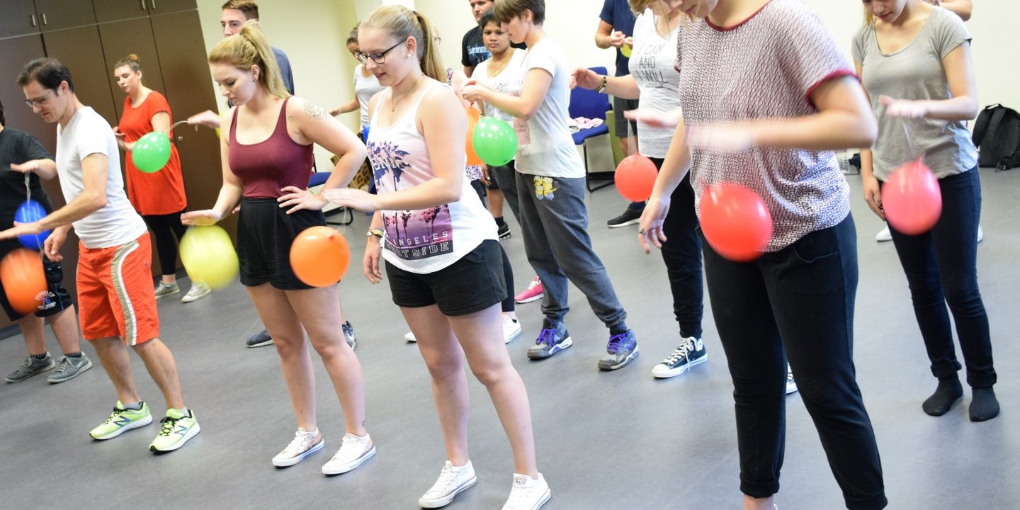 Gesund in der Pflegeausbildung: Aktive Projektwoche am HELIOS Bildungszentrum Südniedersachsen 